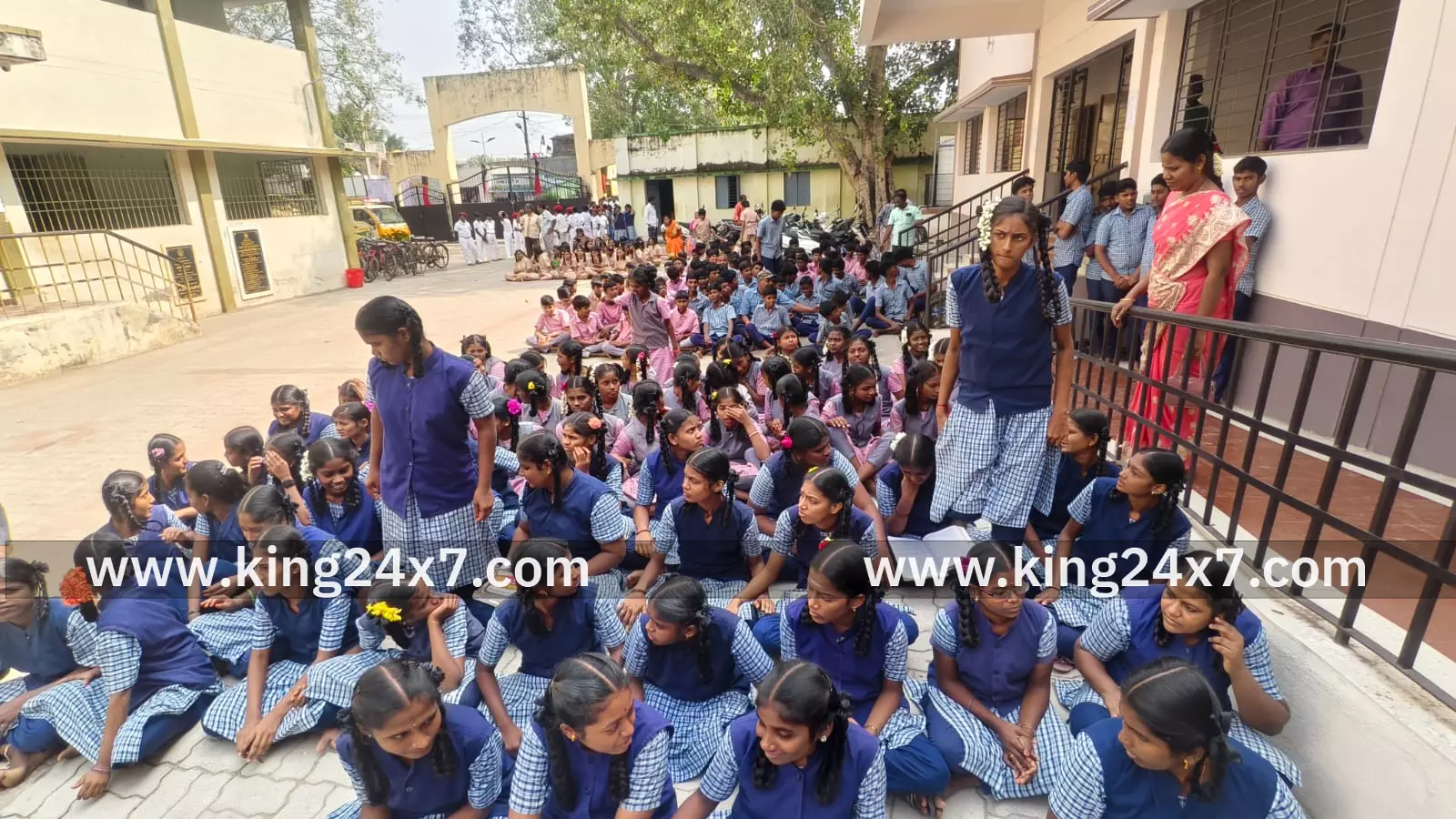 சேவூர் அரசுப்பள்ளியில் விலையில்லா மிதிவண்டி வழங்கும் விழா.