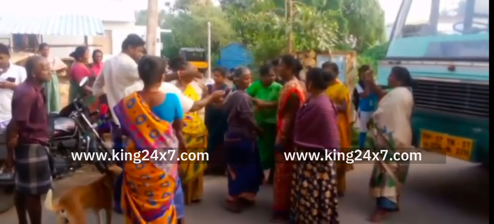 சாணார்பட்டி அருகே சாலை மறியல் பொதுமக்கள்