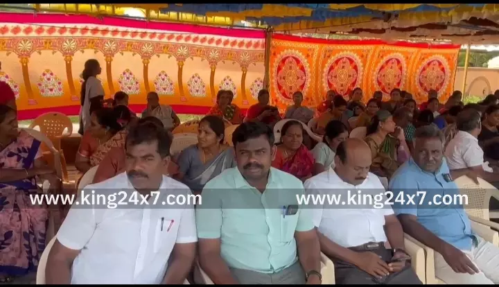 தேர்தல் கால வாக்குறுதிகளை நிறைவேற்ற வலியுறுத்தி ஜாக்டோ ஜியோ அமைப்பினர் நடத்திய போராட்டத்தில் 500க்கும் மேற்பட்டோர் பங்கேற்பு. தேர்தல் கால வாக்குறுதிகளை நிறைவேற்ற வலியுறுத்தி ஜாக்டோ ஜியோ அமைப்பினர் நடத்திய போராட்டத்தில் 500க்கும் மேற்பட்டோர் பங்கேற்பு.