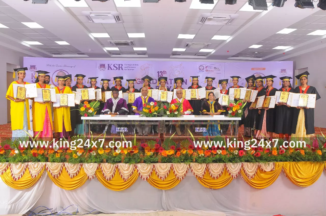 திருச்செங்கோடு கே.எஸ்.ஆர் மகளிர் கலை அறிவியல் கல்லூரியில் 13-வது பட்டமளிப்பு விழா திருச்செங்கோடு கே.எஸ்.ஆர் மகளிர் கலை அறிவியல் கல்லூரியில் 13-வது பட்டமளிப்பு விழா