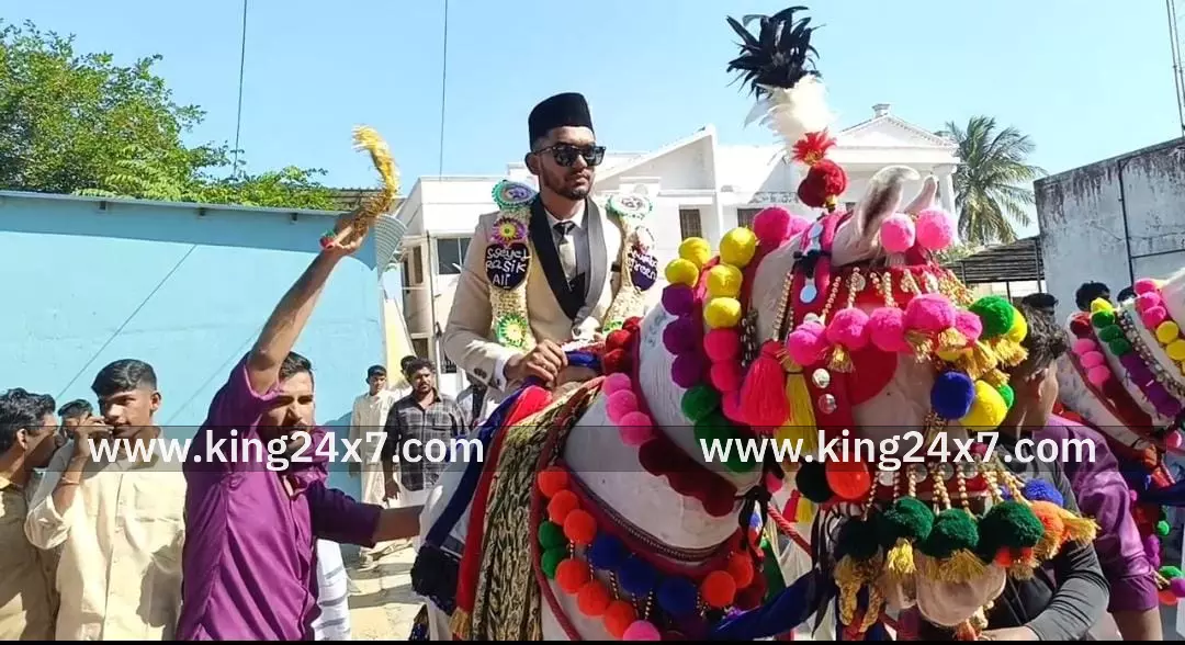 ராமநாதபுரம் பசுமை தமிழ்நாடு உருவாக திருமண விழாவிற்கு வந்த அனைவருக்கும் மகக்கண்டு வழங்கிய மணமக்கள் ராமநாதபுரம் பசுமை தமிழ்நாடு உருவாக திருமண விழாவிற்கு வந்த அனைவருக்கும் மகக்கண்டு வழங்கிய மணமக்கள்