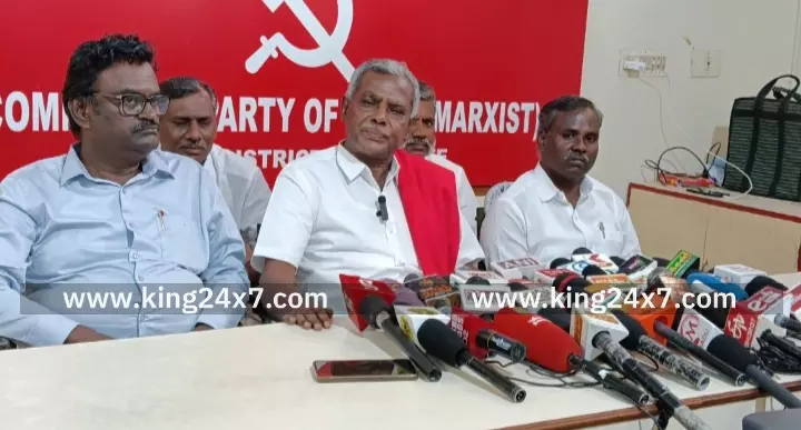 ஒரு மாநகராட்சியை கைப்பற்றியதற்கு பிரதமர் மோடி இந்தியாவையே கைப்பற்றியது போல வாழ்த்து தெரிவித்துள்ளார். கரூரில் மார்க்சிஸ்ட் கம்யூனிஸ்ட் கட்சியின் மாநில செயலாளர் சண்முகம் பேட்டி ஒரு மாநகராட்சியை கைப்பற்றியதற்கு பிரதமர் மோடி இந்தியாவையே கைப்பற்றியது போல வாழ்த்து தெரிவித்துள்ளார். கரூரில் மார்க்சிஸ்ட் கம்யூனிஸ்ட் கட்சியின் மாநில செயலாளர் சண்முகம் பேட்டி