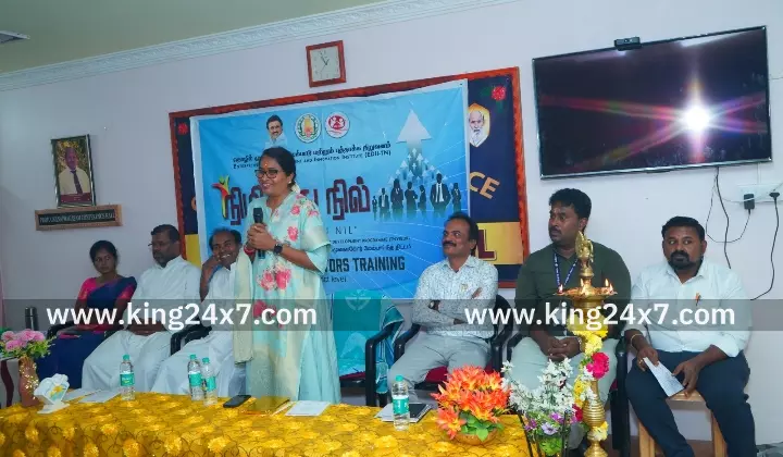 ராமநாதபுரம் மாவட்ட அளவில் கல்லூரி பேராசிரியர்களுக்கு பயிற்சி அளிக்கப்பட்டது ராமநாதபுரம் மாவட்ட அளவில் கல்லூரி பேராசிரியர்களுக்கு பயிற்சி அளிக்கப்பட்டது