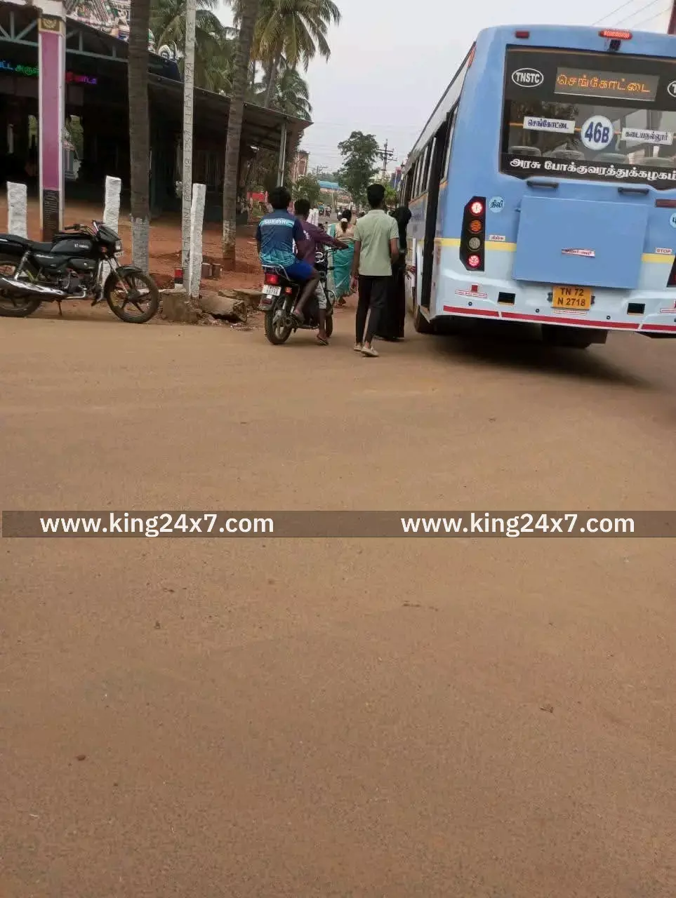 அச்சன்புதூர் ஊருக்குள் பஸ் வர வேண்டும் என பொதுமக்கள் கோரிக்கை விடுத்துள்ளனர் அச்சன்புதூர் ஊருக்குள் பஸ் வர வேண்டும் என பொதுமக்கள் கோரிக்கை விடுத்துள்ளனர்