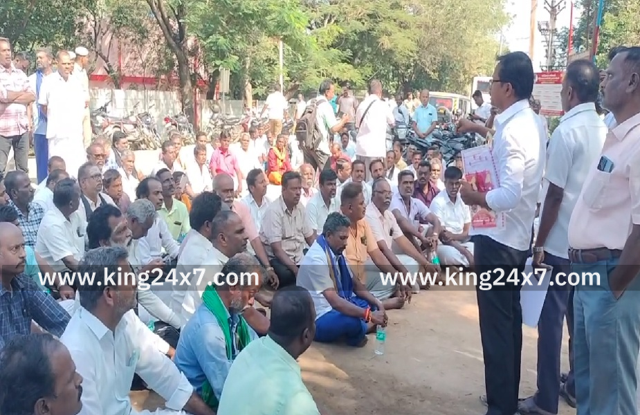 டாஸ்மார்க் அனைத்து தொழிற்சங்க கூட்டமைப்பு தலைமையில் உள்ளிருப்பு போராட்டம்!!