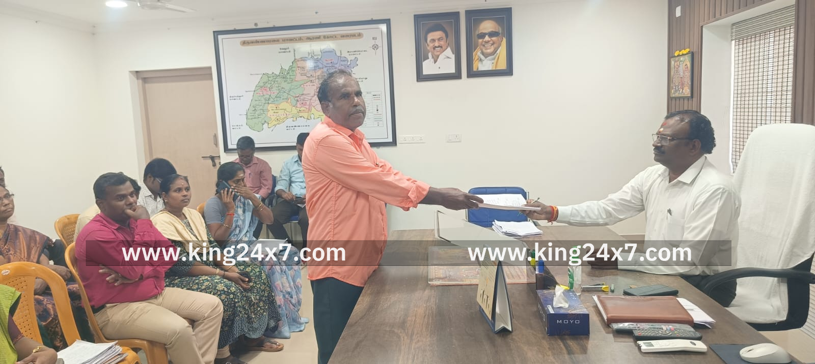 களம்பூர் பேரூராட்சியில் அதிக அளவில் விதிக்கப்பட்ட வீட்டு வரியை குறைக்கக்கோரி மனு.