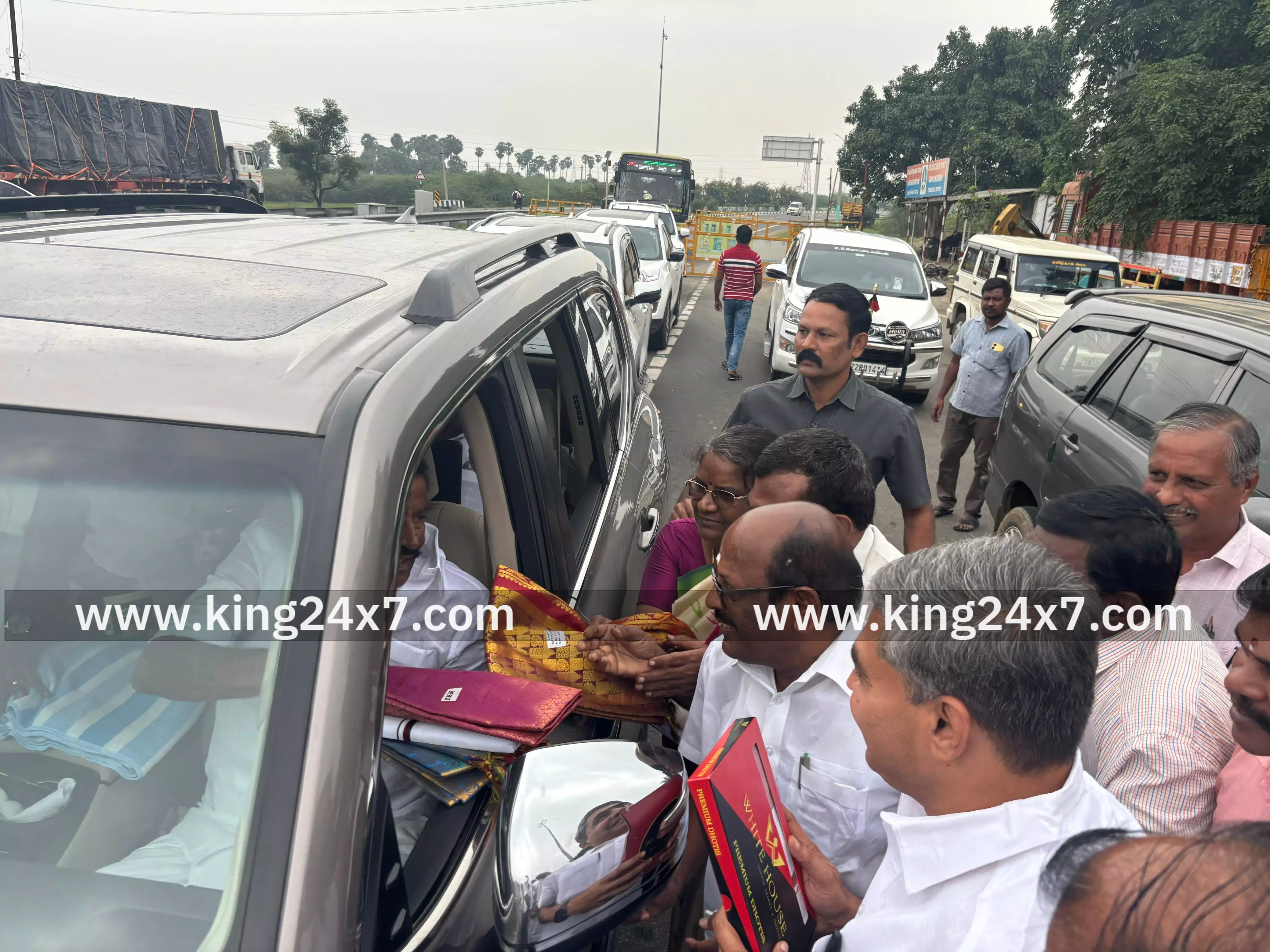 நெல்லைக்கு வருகை தந்த பொறுப்பு அமைச்சர் நெல்லைக்கு வருகை தந்த பொறுப்பு அமைச்சர்