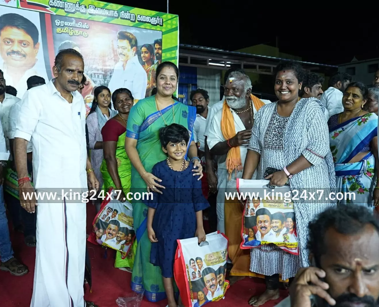 திருப்பரங்குன்றம்:நலத்திட்ட உதவிகள் வழங்கிய கிருத்திகா தங்கபாண்டியன் திருப்பரங்குன்றம்:நலத்திட்ட உதவிகள் வழங்கிய கிருத்திகா தங்கபாண்டியன்