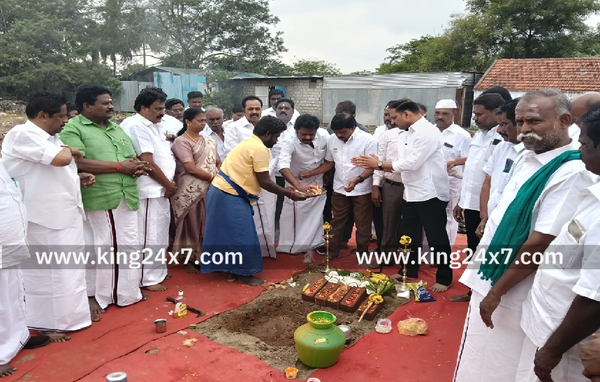 புதுக்கோட்டை மாநகராட்சியில் ரூ.4.35லட்சம் மதிப்பீட்டில் மீன் மார்க்கெட்; புதிய கட்டிடத்துக்கு பூமி பூஜை!!