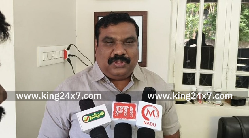 கட்டி முடிக்கப்படாத பேருந்து நிலைய கட்டிடத்திற்கு நகராட்சி நிர்வாகம் டெண்டர் விடுவது சட்டவிரோதமானது: நாகை நகர அதிமுக செயலாளர்