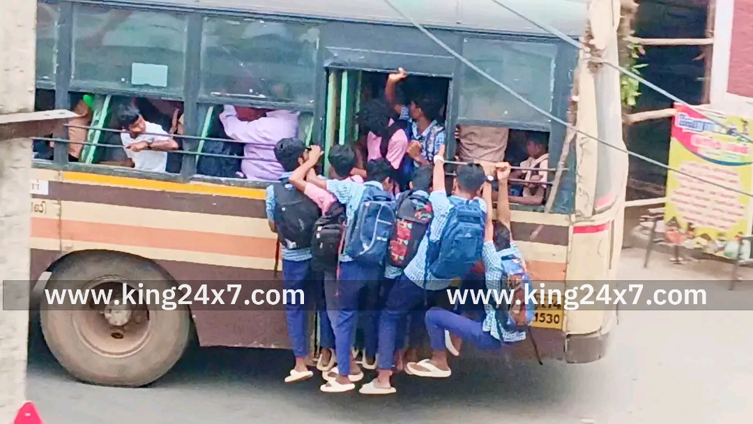மாணவர்கள் ஆபத்தான பயணம் அதிகாரிகள் நடவடிக்கை எடுக்க வேண்டும்