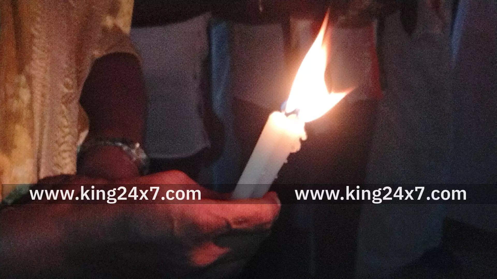 ராமநாதபுரம் காங்கிரஸ் கட்சி சார்பில் மெழுகுவர்த்தி ஏந்தி ஆர்ப்பாட்டம் நடைபெற்றது ராமநாதபுரம் காங்கிரஸ் கட்சி சார்பில் மெழுகுவர்த்தி ஏந்தி ஆர்ப்பாட்டம் நடைபெற்றது