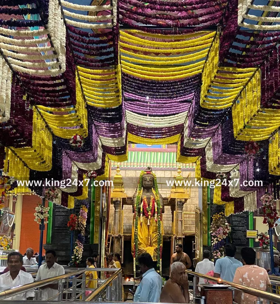 நாமக்கல் அனுமன் ஜெயந்தி விழா முன்னேற்பாடுகள் தீவிரம் - 2 1/2 டன் வண்ண வண்ண பூக்கள் கொண்டு அலங்காரம்! நாமக்கல் அனுமன் ஜெயந்தி விழா முன்னேற்பாடுகள் தீவிரம் - 2 1/2 டன் வண்ண வண்ண பூக்கள் கொண்டு அலங்காரம்!