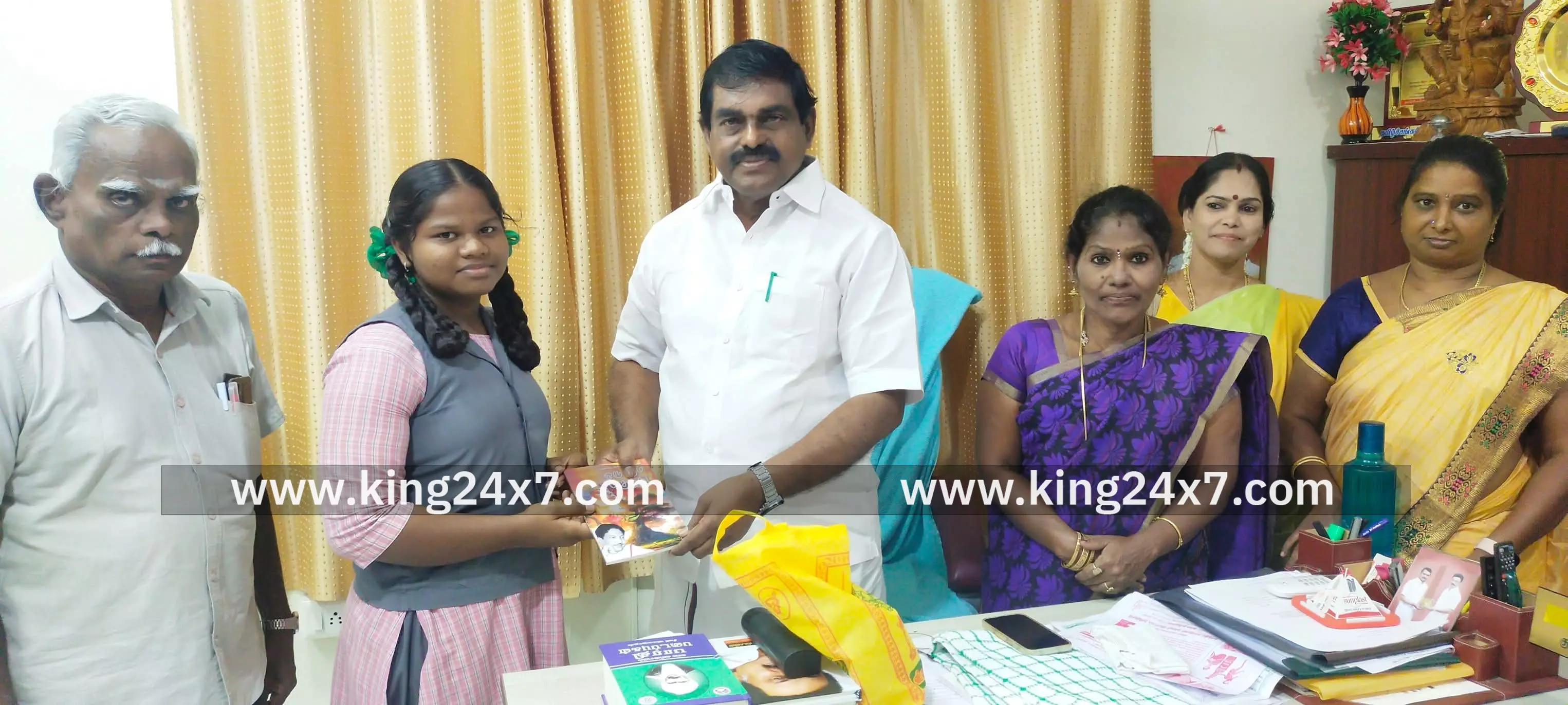 குளித்தலை அரசு பெண்கள் மேல்நிலைப்பள்ளி மாணவிகள் சாதனை குளித்தலை அரசு பெண்கள் மேல்நிலைப்பள்ளி மாணவிகள் சாதனை