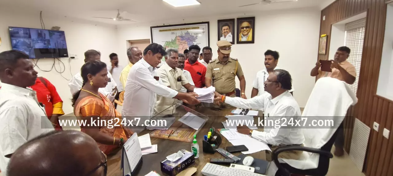 கோட்டாட்சியர் அலுவலகம் முன்பு மலைவாழ் மக்கள் சங்கத்தினர் ஆர்ப்பாட்டம் கோட்டாட்சியர் அலுவலகம் முன்பு மலைவாழ் மக்கள் சங்கத்தினர் ஆர்ப்பாட்டம்