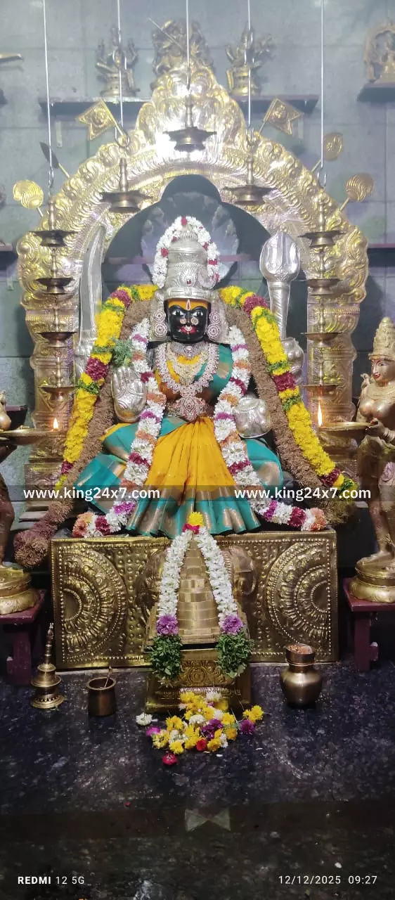 அம்மன் கோவில்களில் சிறப்பு வழிபாடு