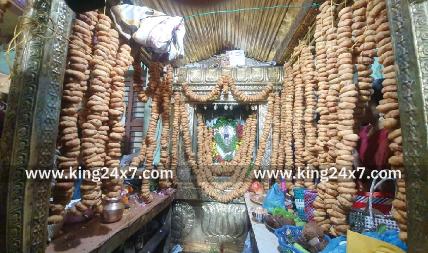 அனுமன் ஜெயந்தியை முன்னிட்டு ஸ்ரீ சீதாராம பால ஆஞ்சநேயர் ஆலயத்தில் 10008 வடை மாலை சாத்தப்பட்டு சிறப்பு வழிபாடு!!