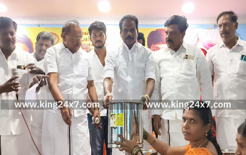 உதயநிதி ஸ்டாலின் பிறந்த நாளை முன்னிட்டு அறந்தாங்கியில் நலத்திட்ட உதவிகள் வழங்கும் விழா!!