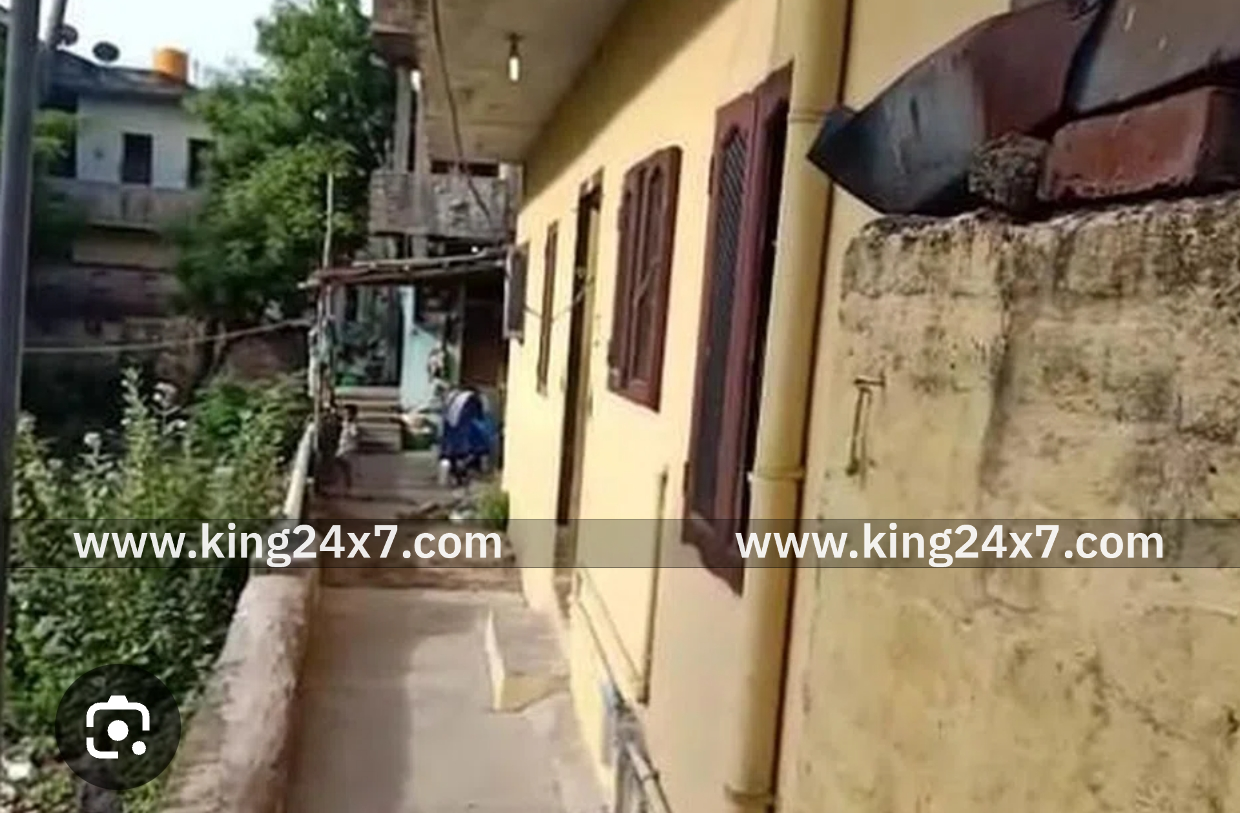 வீட்டின் உரிமையாளர் அத்துமீறல்
போலீசார் விசாரணை