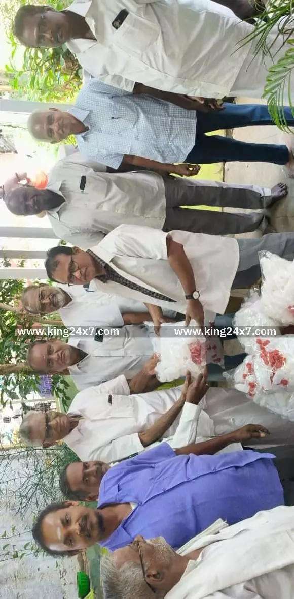 வேலூர் அரசு சித்த மருத்துவமனைக்கு 3 ஆயிரம் நெகிழி புட்டிகள் வழங்கல்.