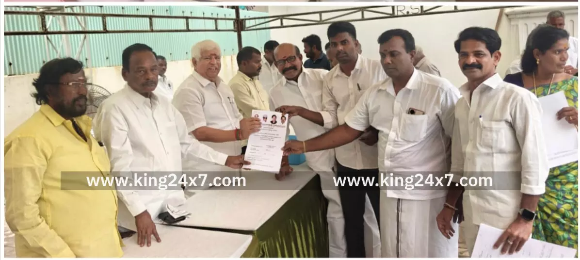 45-அதிமுக தொண்டர்கள் தேர்தலில் போட்டியிட விருப்ப மனு*