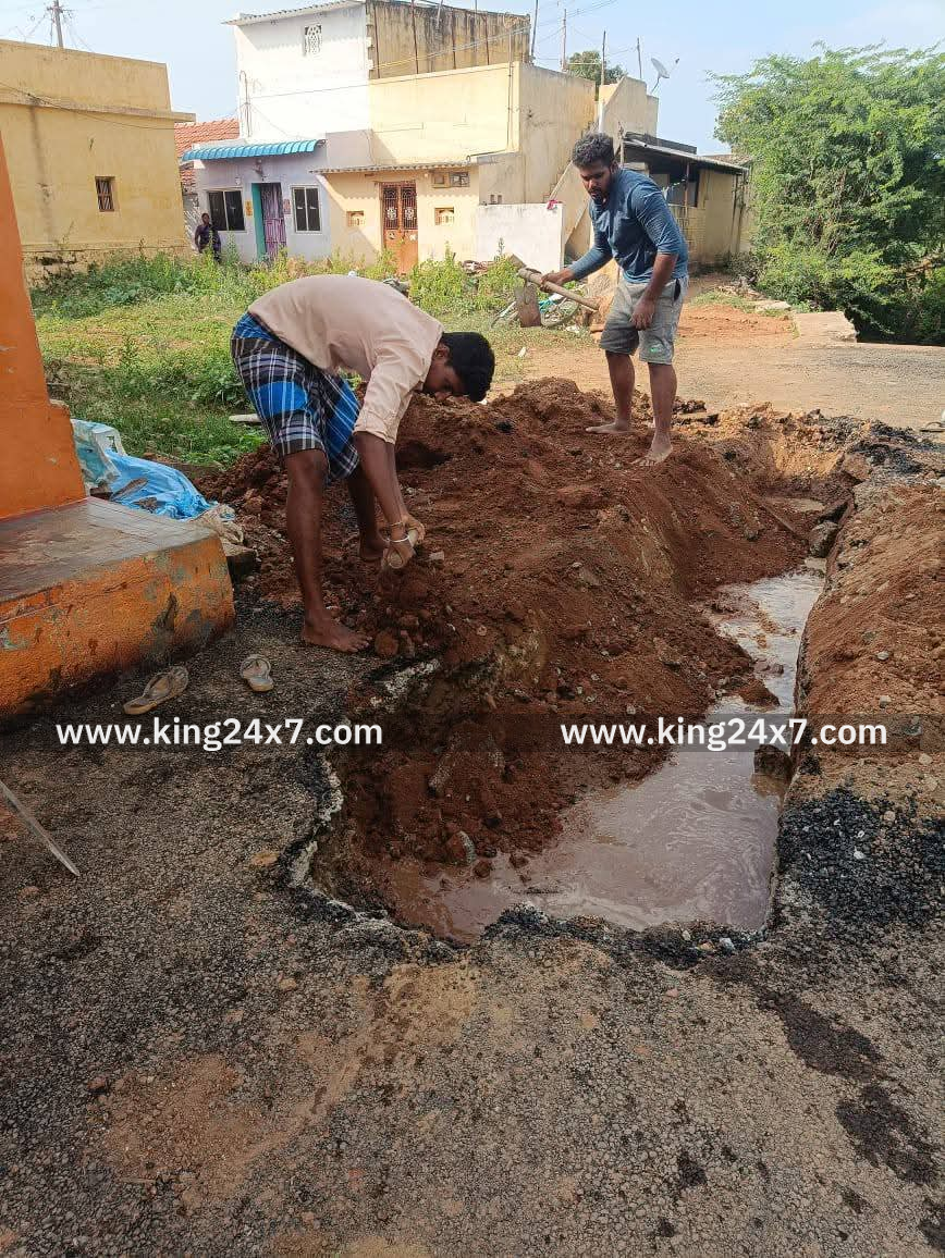 கிருஷ்ணராயபுரம் பகுதியில் பழுதடைந்த சாக்கடை குழாய்