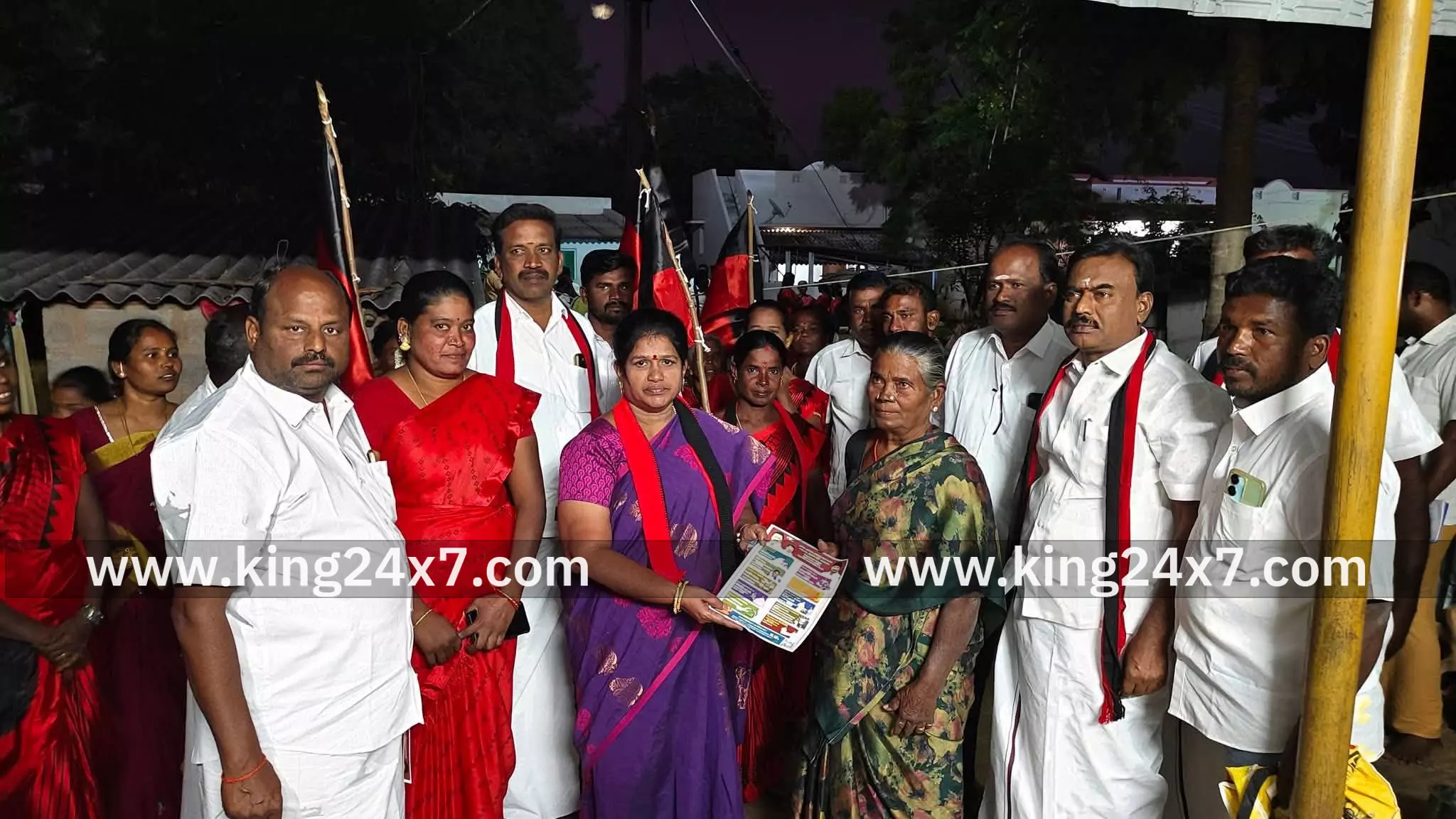 கடவூரில் என் வாக்குச்சாவடி வெற்றி வாக்குச்சாவடி ஆலோசனைக் கூட்டம் நடைபெற்றது