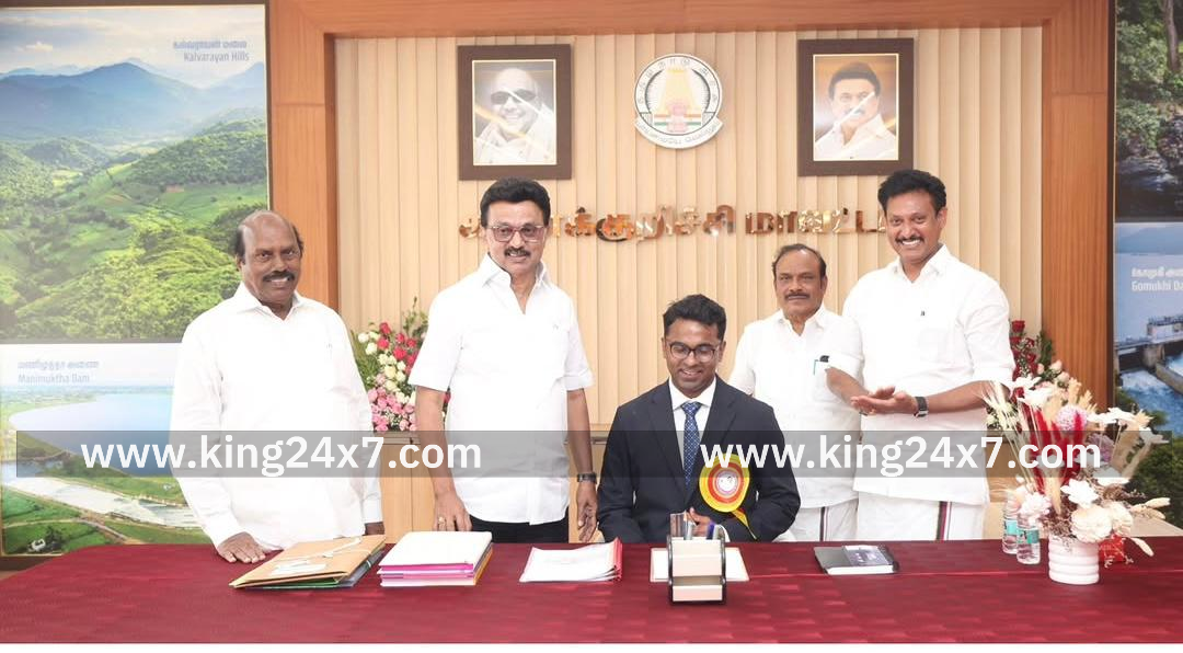 கள்ளக்குறிச்சி: மாவட்ட ஆட்சியரை இருக்கையில் அமர வைத்து அழகு பார்த்த முதல்வர்....!