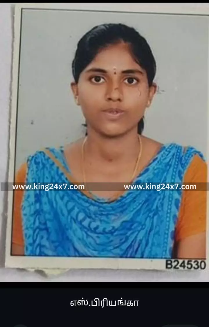 பல்கலைக்கழக தேர்வுகளில் சாதனை படைத்த டிரினிடி கல்லூரி மாணவிகள்.