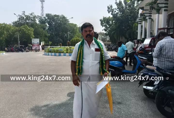 கரூர்-உரிய அனுமதி பெறாமல் தனியார் சிமெண்ட் நிறுவனம் கட்டிய கட்டிடத்தை இடிக்க வலியுறுத்தி விவசாயிகள் சங்கம் சார்பில் ஆட்சியரிடம் புகார் மனு. கரூர்-உரிய அனுமதி பெறாமல் தனியார் சிமெண்ட் நிறுவனம் கட்டிய கட்டிடத்தை இடிக்க வலியுறுத்தி விவசாயிகள் சங்கம் சார்பில் ஆட்சியரிடம் புகார் மனு.