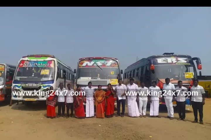 கிருஷ்ணராயபுரம்- வெல்லும் தமிழ் பெண்கள் மாநாட்டிற்கு எம்எல்ஏ சிவகாமசுந்தரி தலைமையில் பயணம்.