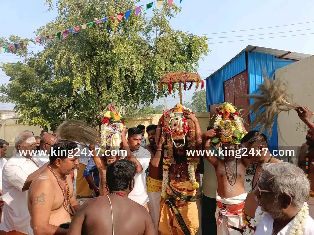 விழப்பள்ளம்: ஐயப்பனுக்கு திருக்குட நன்னீராட்டு விழா