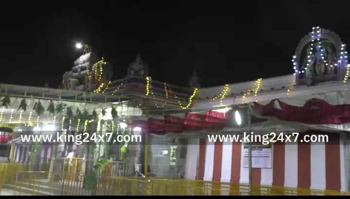 கரூரில் பிரசித்தி பெற்ற நூற்றாண்டுகள் பழமை வாய்ந்த அபய பிரதான ரெங்கநாத சுவாமி திருக்கோவிலில் வைகுண்ட ஏகாதசியை முன்னிட்டு சொர்க்கவாசல் திறப்பு. பக்தர்கள் பரவச தரிசனம்.