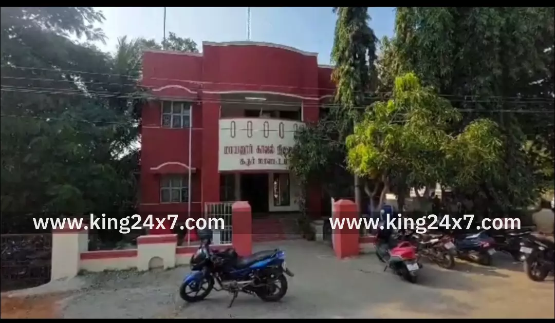 காவிரியில் மணல் கடத்தல் 4 மாட்டு வண்டி பறிமுதல்