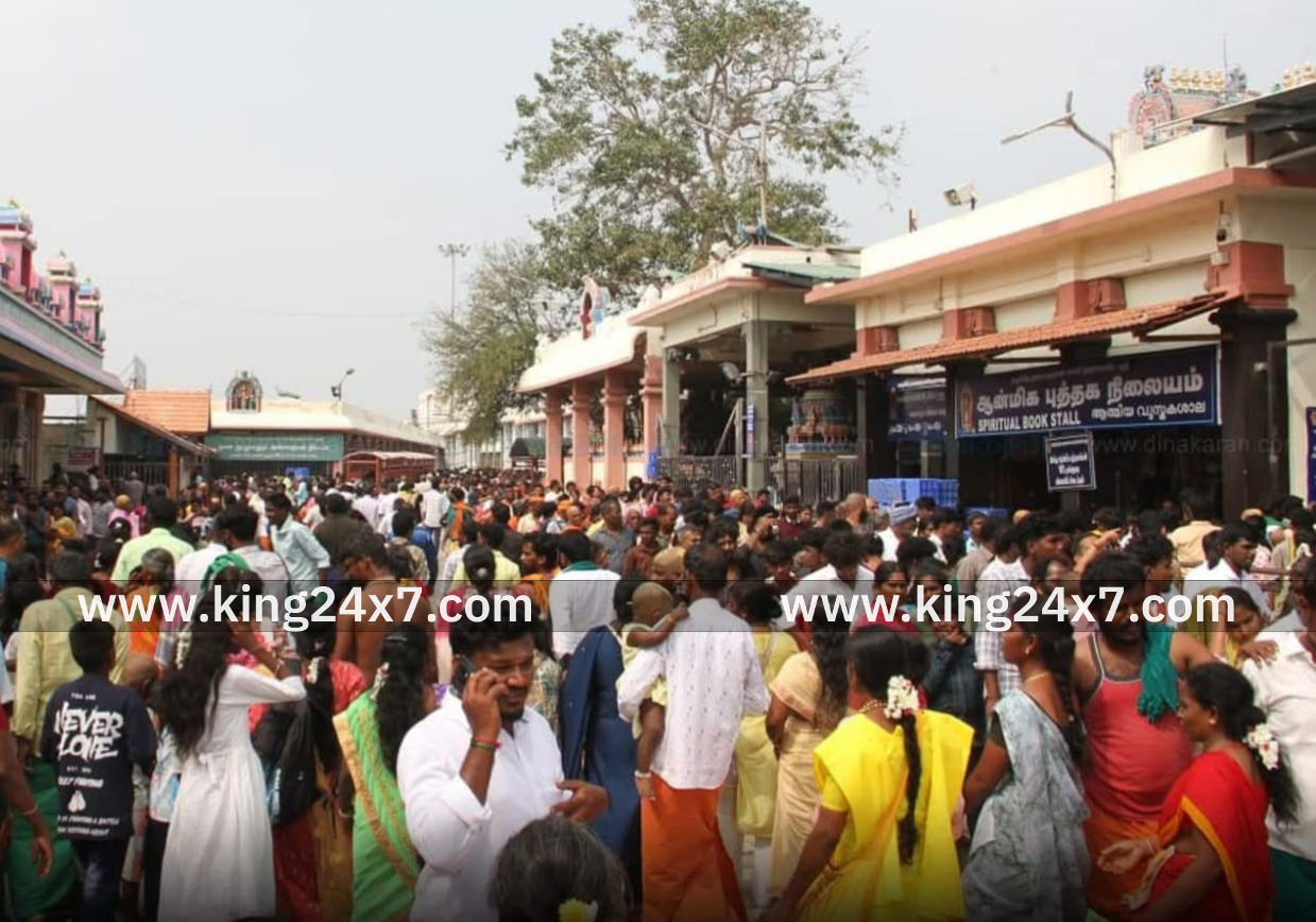முருகன் கோவிலில் அலை மோதிய கூட்டம்