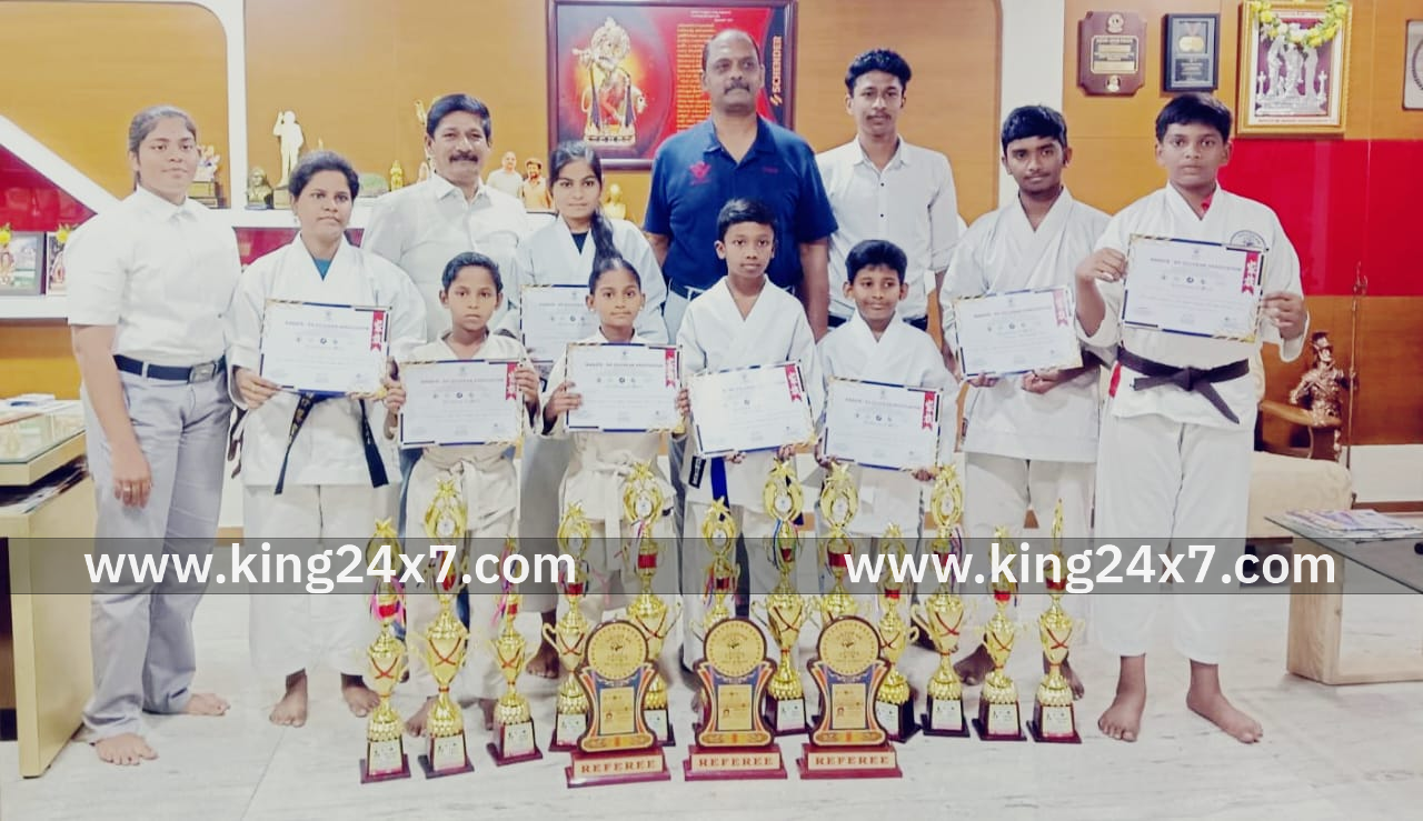 மாநில அளவிலான கராத்தே போட்டியில் திருச்செங்கோடு மாணவ-மாணவிகள் சாதனை.