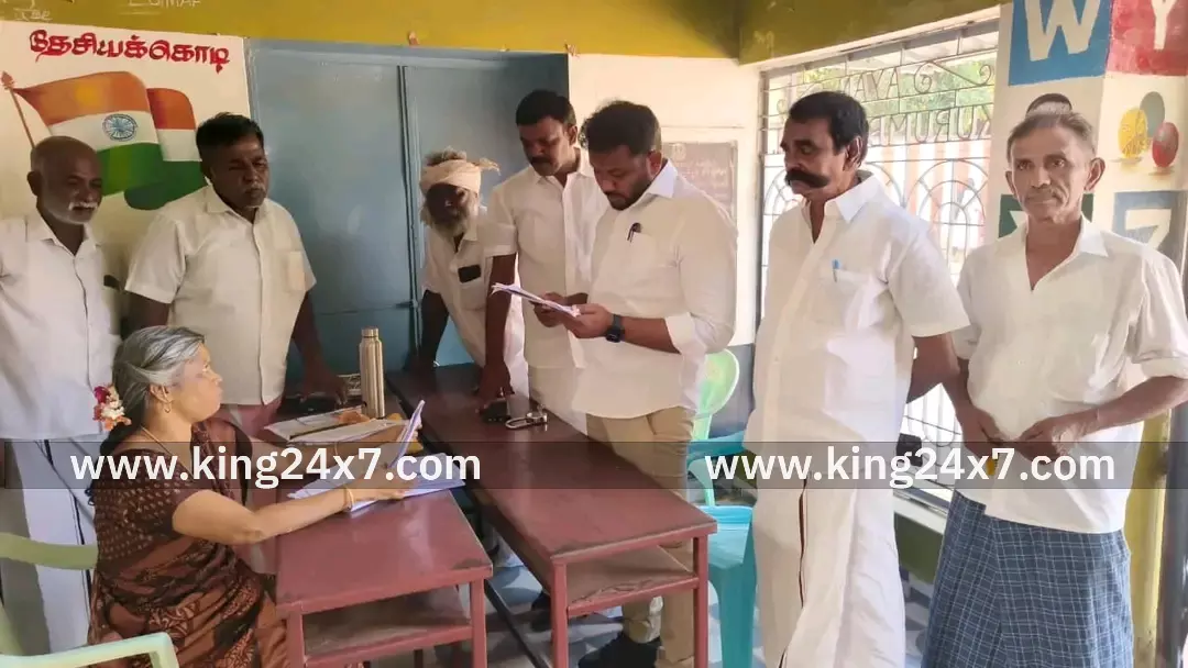 புதிய வாக்காளர் சேர்க்கை முகாம் திமுக பிரமுகர் ஆய்வு புதிய வாக்காளர் சேர்க்கை முகாம் திமுக பிரமுகர் ஆய்வு