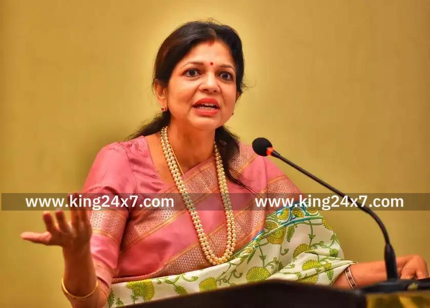 இந்த கையில் கொடுத்து.. அந்த கையில் பிடுங்கிறுவாங்க! டாஸ்மாக்கு போகும் பொங்கல் பரிசு! விளாசிய செளமியா