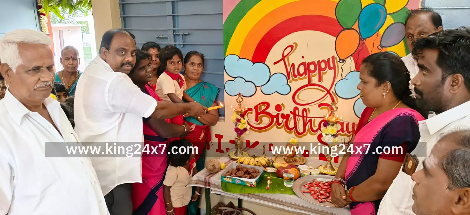 கலவை அருகே ரூ.32.55 லட்சம் மதிப்பீட்டில் கட்டி முடிக்கப்பட்ட இரண்டு புதிய அங்கன்வாடி மையத்தை ஒன்றிய குழு தலைவர் திறந்து வைத்தார். கலவை அருகே ரூ.32.55 லட்சம் மதிப்பீட்டில் கட்டி முடிக்கப்பட்ட இரண்டு புதிய அங்கன்வாடி மையத்தை ஒன்றிய குழு தலைவர் திறந்து வைத்தார்.