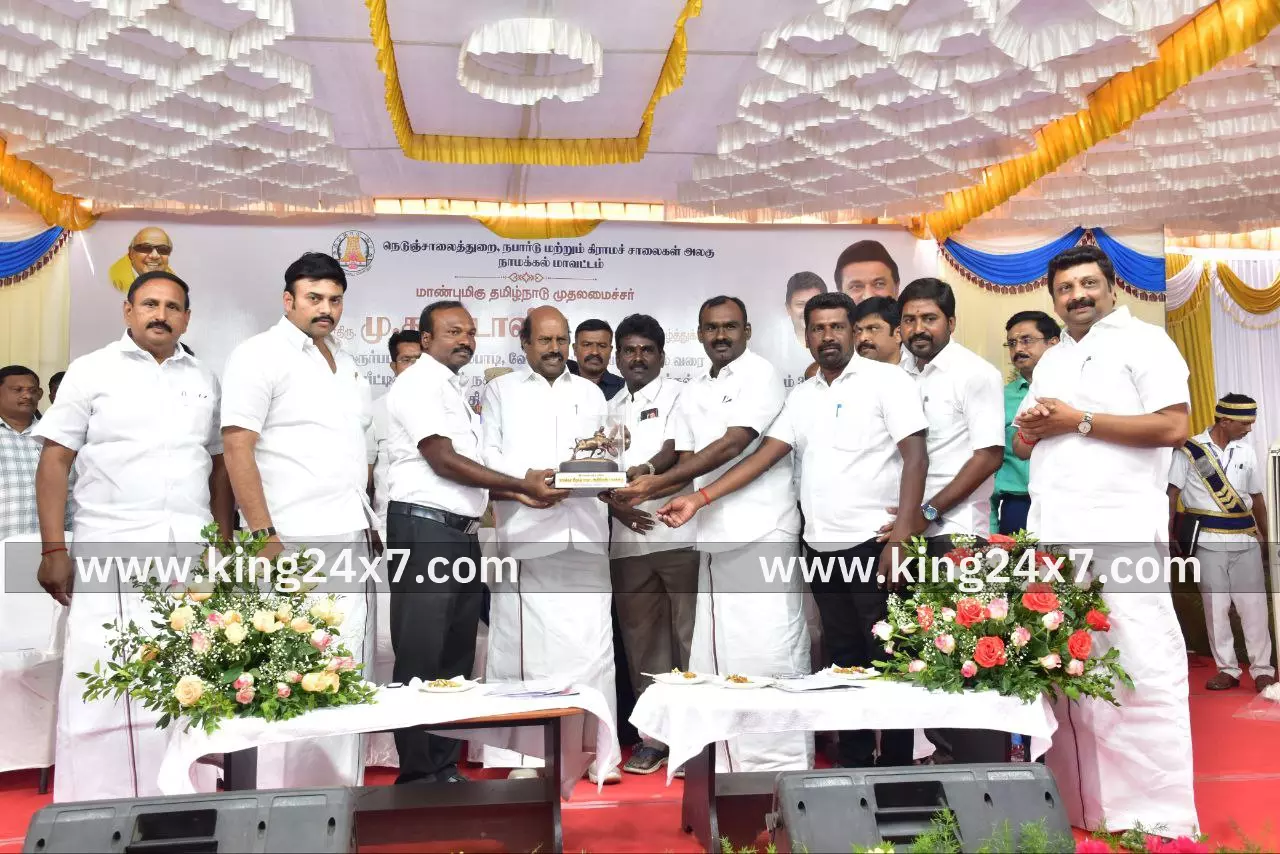 நாமக்கல்லில் புறவழிச்சாலைகளுக்கு அடிக்கல் நாட்டி தொடங்கி வைத்த அமைச்சர் எ.வ.வேலு. நாமக்கல்லில் புறவழிச்சாலைகளுக்கு அடிக்கல் நாட்டி தொடங்கி வைத்த அமைச்சர் எ.வ.வேலு.