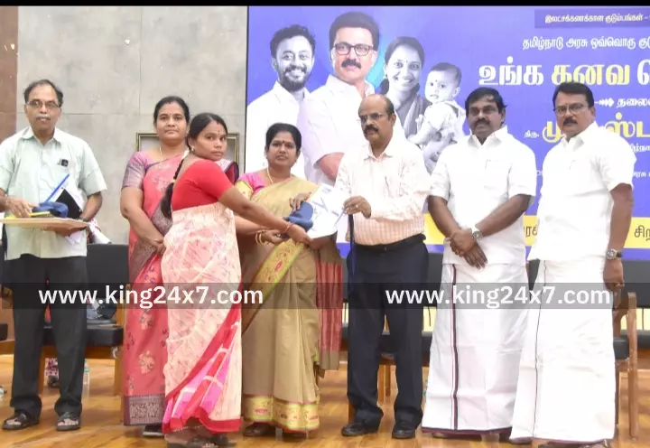 கரூர் உங்க கனவை சொல்லுங்ககணக்கெடுப்பு பணிகளை துவக்கி வைத்தார் மாவட்ட ஆட்சியர் தங்கவேல். கரூர் உங்க கனவை சொல்லுங்ககணக்கெடுப்பு பணிகளை துவக்கி வைத்தார் மாவட்ட ஆட்சியர் தங்கவேல்.