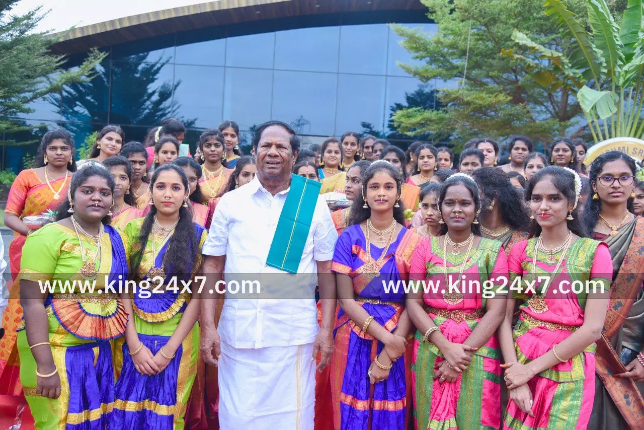 நமது பாரம்பரியம் மற்றும் கலாசாரத்தை உலகுக்கு பறைசாற்றும் உன்னதமான இந்த பொங்கல் விழாவில் நமது பாரம்பரியம் மற்றும் கலாசாரத்தை உலகுக்கு பறைசாற்றும் உன்னதமான இந்த பொங்கல் விழாவில்