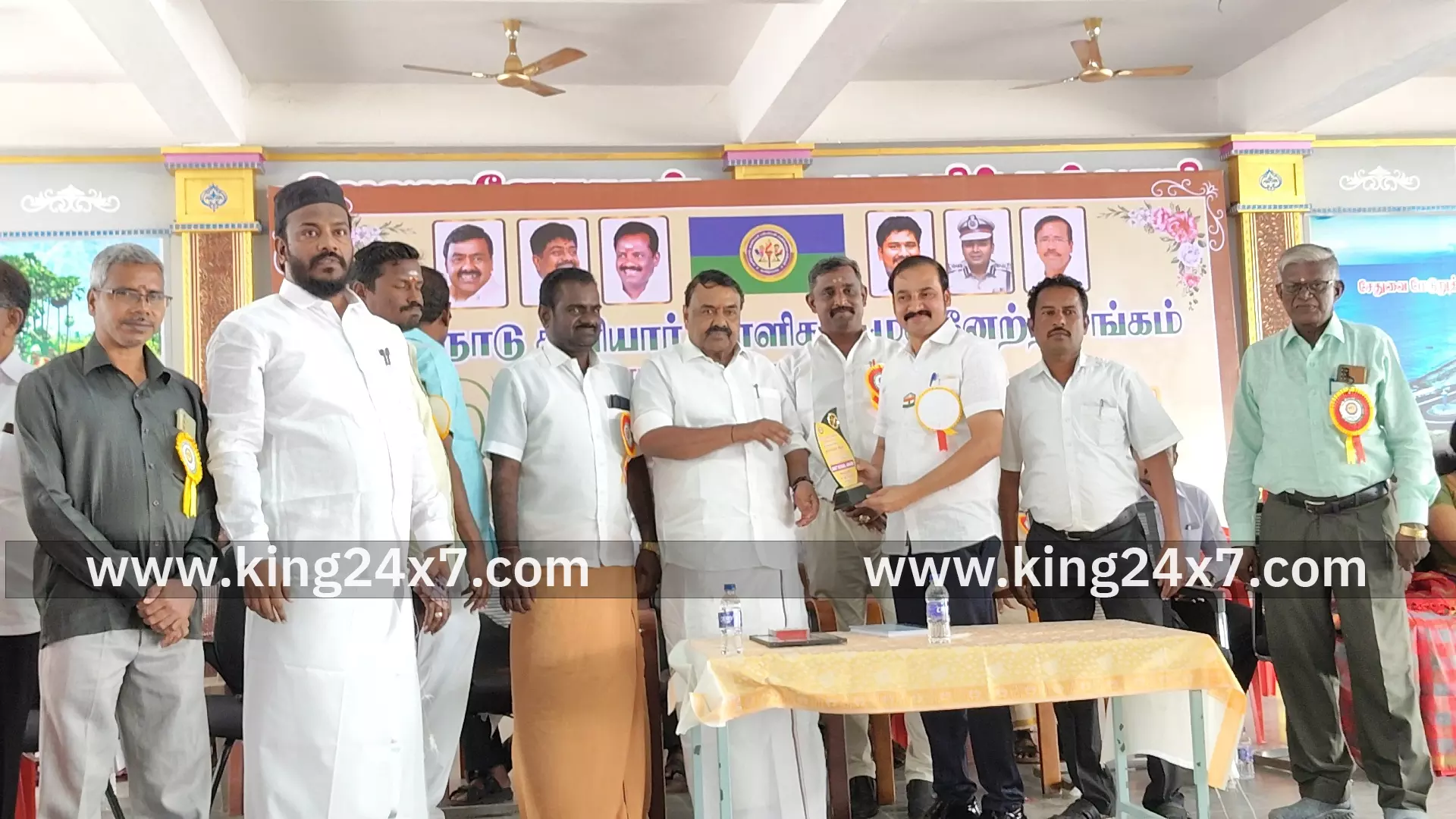 ராமநாதபுரம் சமத்துவ பொங்கல் விழா கொண்டாடிய அமைச்சர் ராமநாதபுரம் சமத்துவ பொங்கல் விழா கொண்டாடிய அமைச்சர்