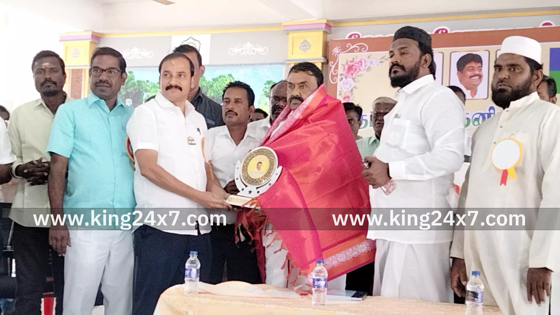 ராமநாதபுரம் சமத்துவ பொங்கல் விழா கொண்டாடிய அமைச்சர் ராமநாதபுரம் சமத்துவ பொங்கல் விழா கொண்டாடிய அமைச்சர்