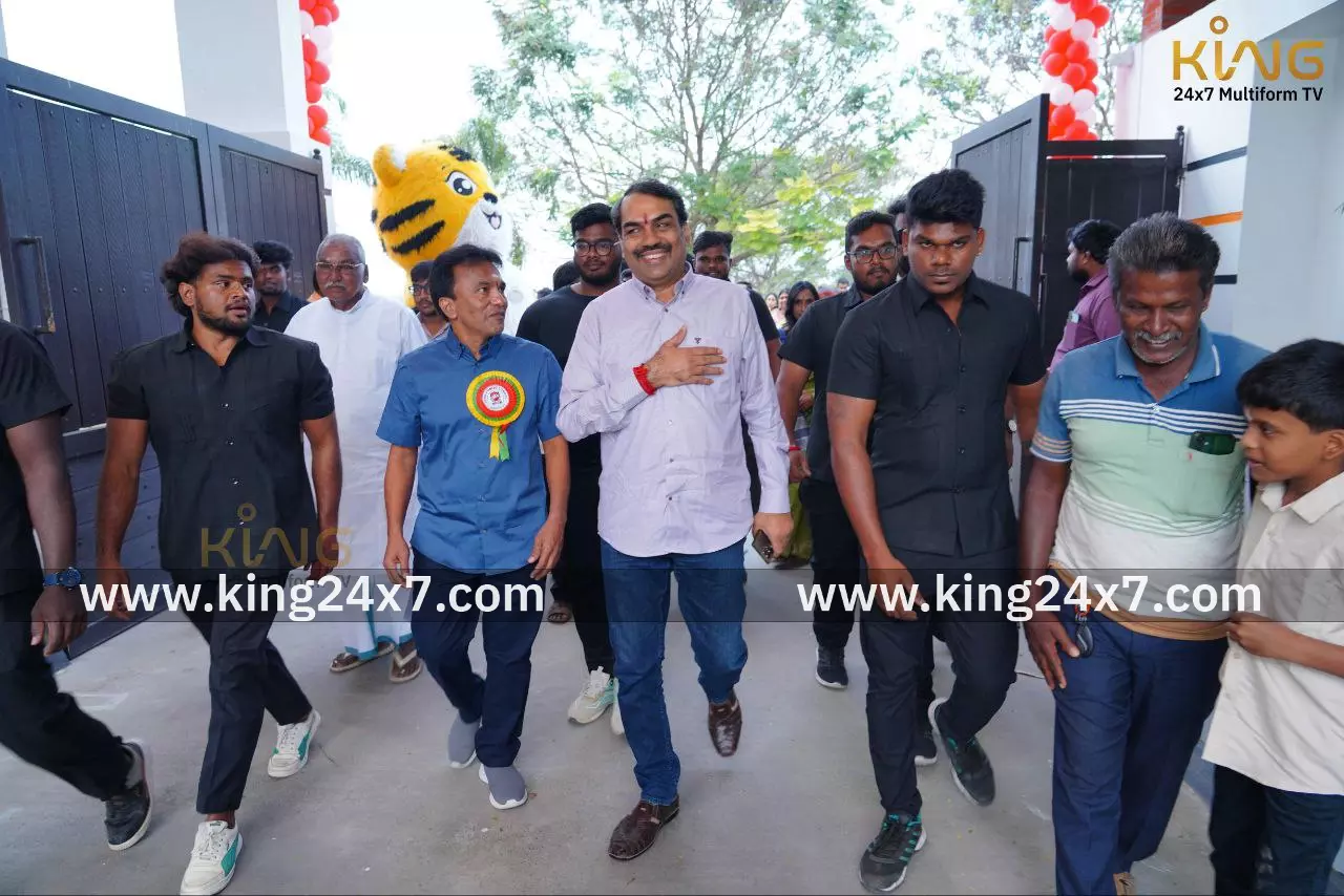 பார்க் பப்ளிக் பள்ளியின் ஆண்டு விழா கோலாகலமாகக் கொண்டாடப்பட்டது. பார்க் பப்ளிக் பள்ளியின் ஆண்டு விழா கோலாகலமாகக் கொண்டாடப்பட்டது.