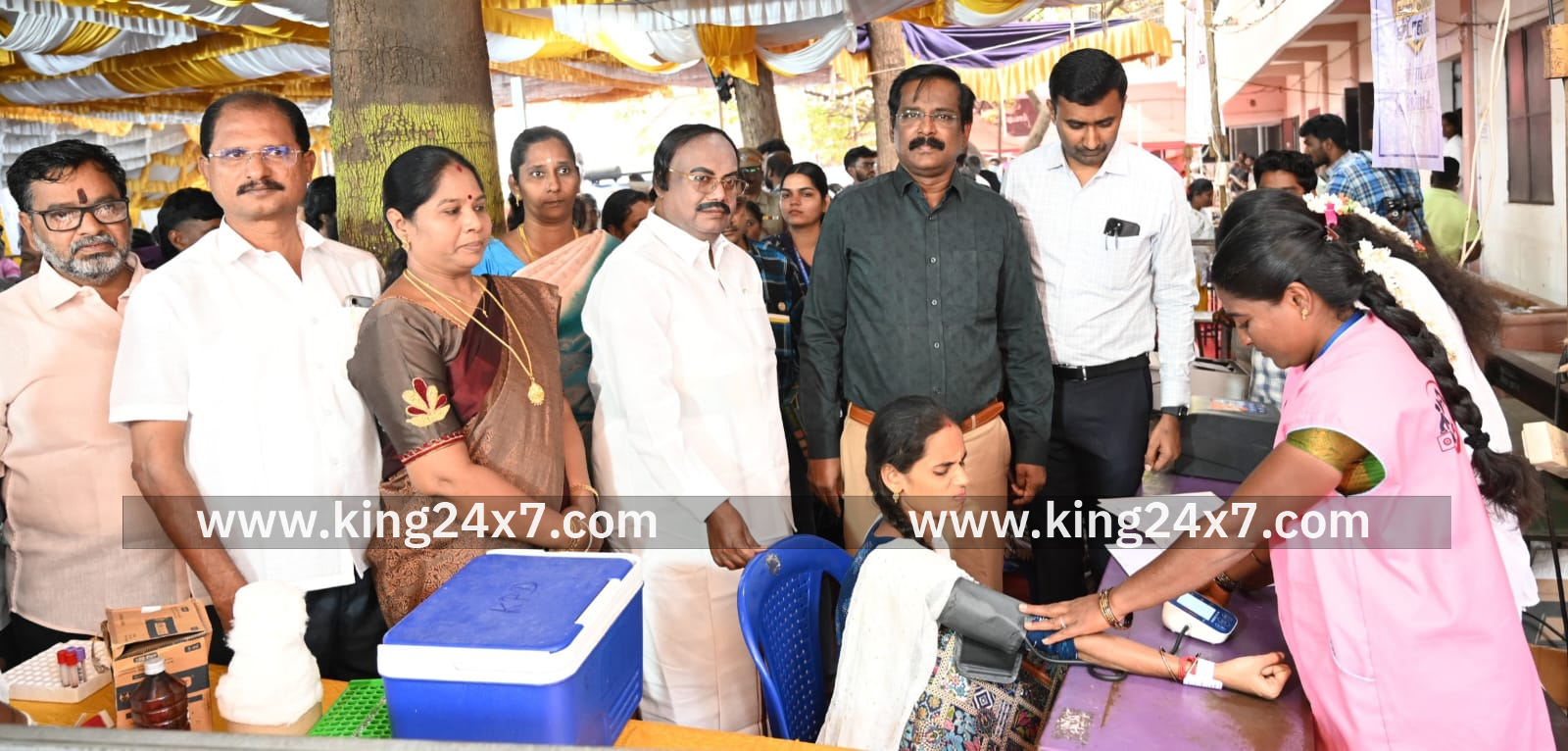 திருவண்ணாமலையில் நலம் காக்கும் ஸ்டாலின் திட்ட சிறப்பு மருத்துவ முகாம். 

சட்டப்பேரவை துணைத்தலைவர் பார்வையிட்டு ஆய்வு.