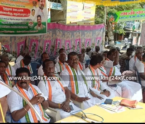 ராமநாதபுரம் காங்கிரஸ் கட்சி சார்பில் உண்ணாவிர போராட்டம் நடைபெற்றது ராமநாதபுரம் காங்கிரஸ் கட்சி சார்பில் உண்ணாவிர போராட்டம் நடைபெற்றது