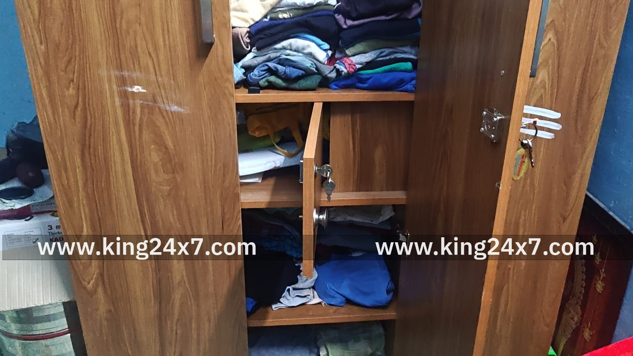 வீட்டின் பூட்டை உடைத்து பணம் கொள்ளை