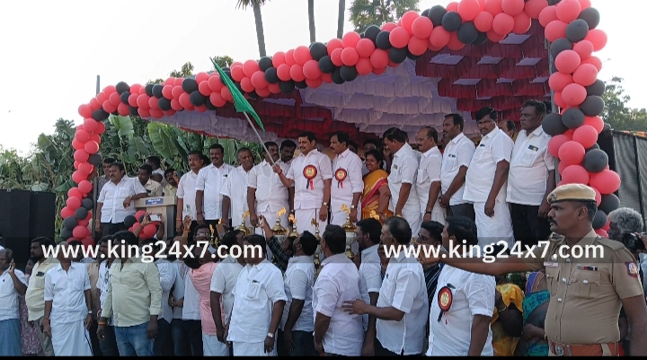 தமிழக முதலமைச்சர் மு க ஸ்டாலின் 73 ஆவது பிறந்த நாளை முன்னிட்டு கரூரில் திமுக சார்பில் குதிரை பந்தய போட்டி. பார்வையாளர்கள் பரவசம்.