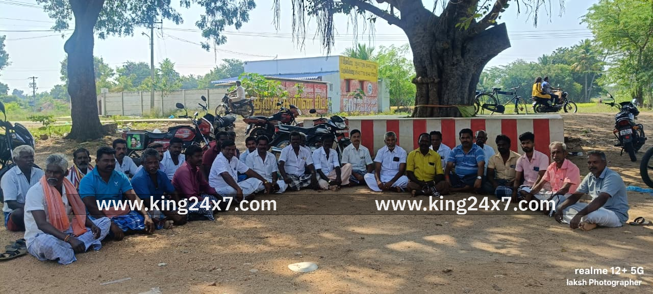 கடவூர் ஊராட்சி ஒன்றியத்தோடு இணைக்க வலியுறுத்தி 3 கிராம பொதுமக்கள் நடத்த இருந்த உண்ணாவிரதப் போராட்டம் தள்ளிவைப்பு